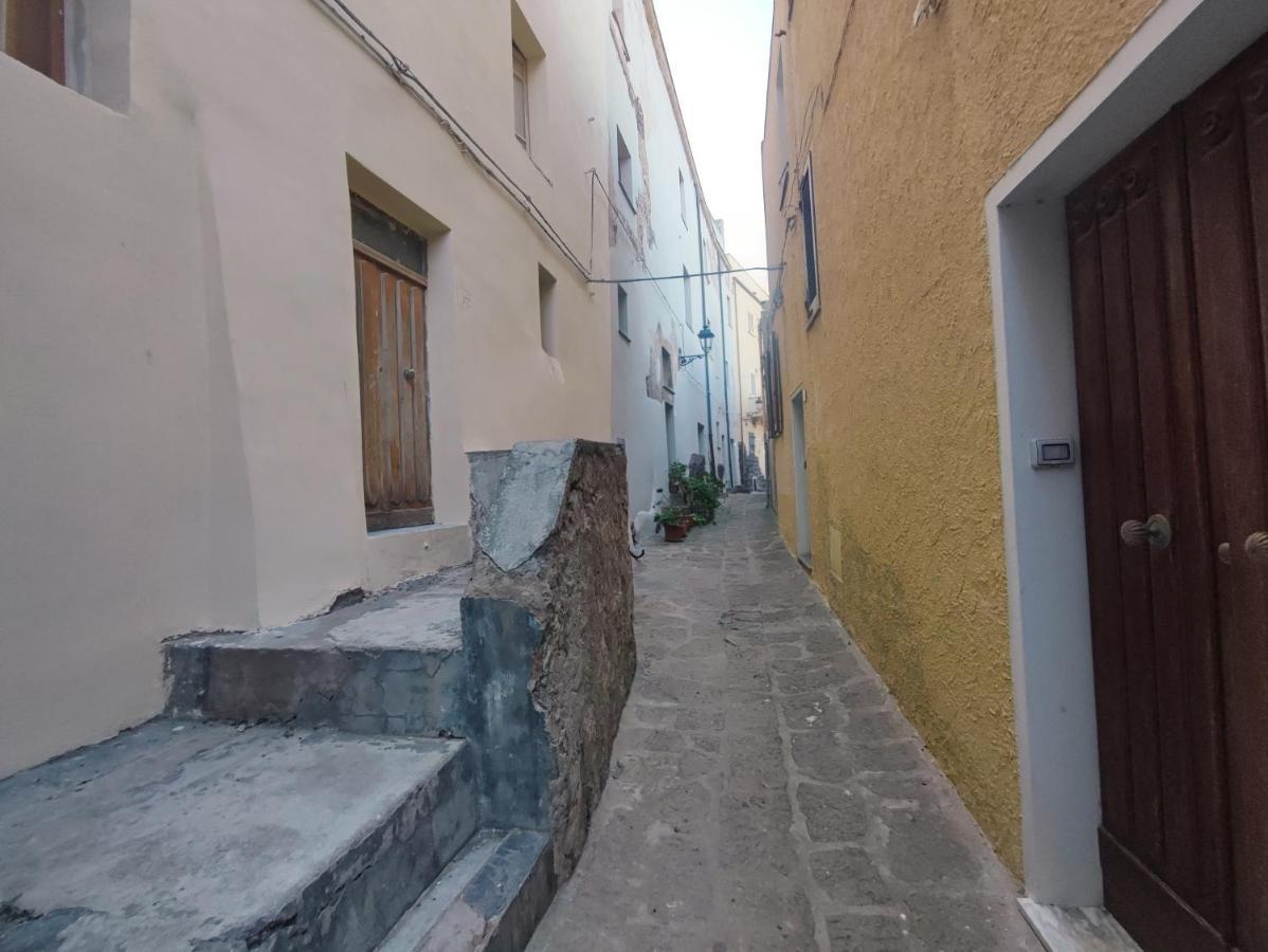 Residenza Nel Borgo L'Appusentu Bed and Breakfast Castelsardo Eksteriør billede